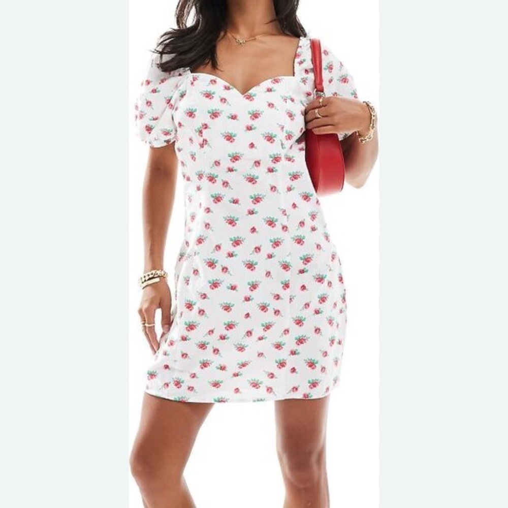 Vero Moda Floral Mini Dress in White and Red NWT size Large
